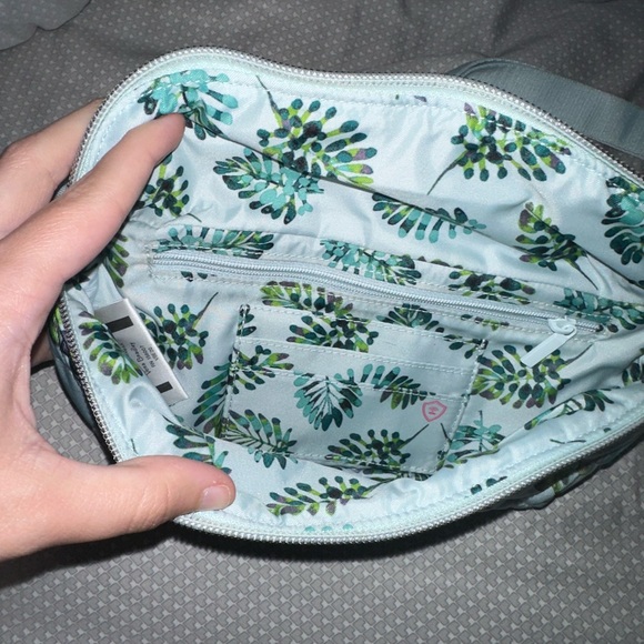 Vera Bradley Light Blue Floral Quilted Fanny Bag - Picture 2 of 3